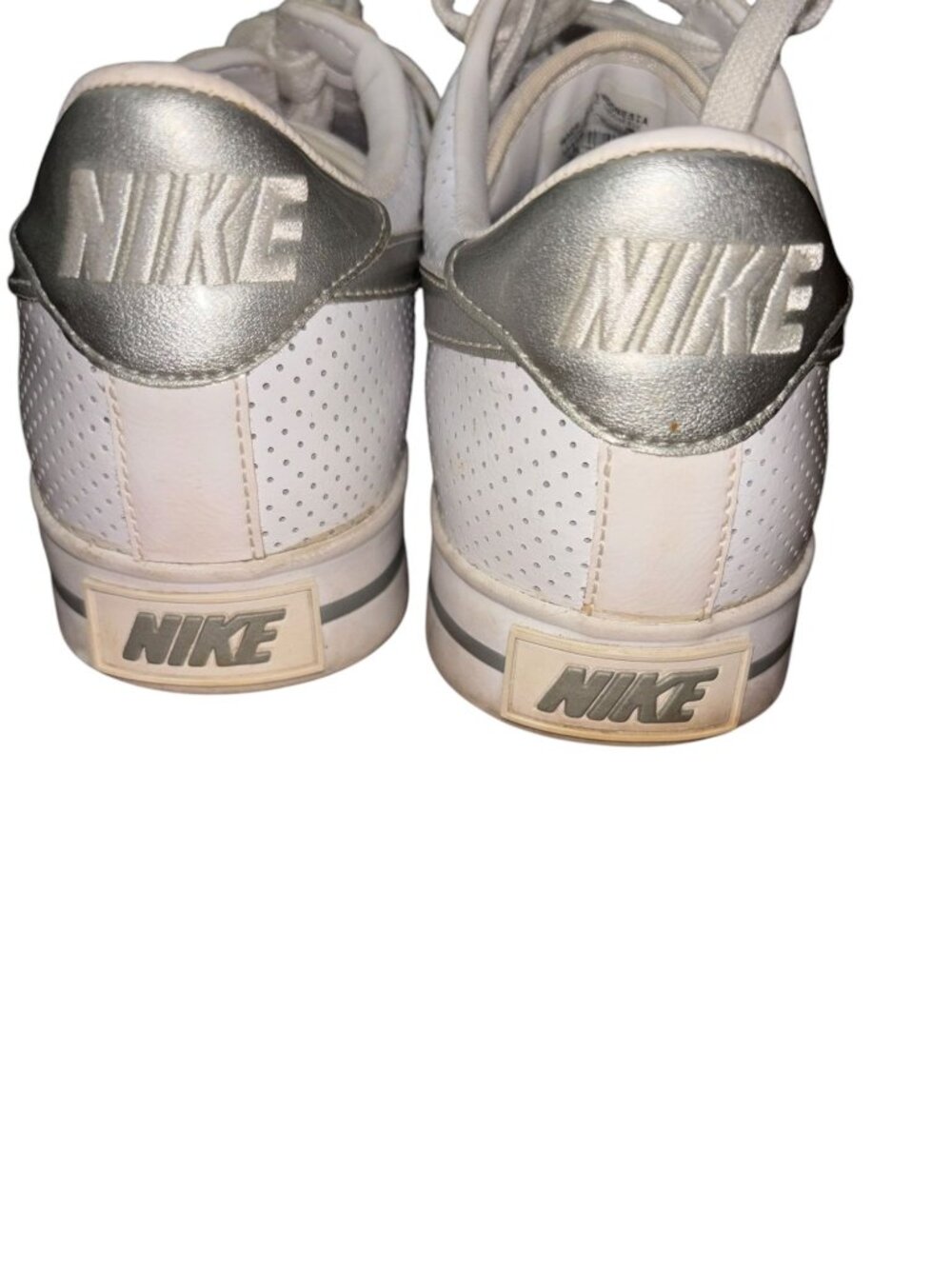 Nike 8.5 Women's Sweet Classic Shoes Decent Pair - Picture 5 of 8